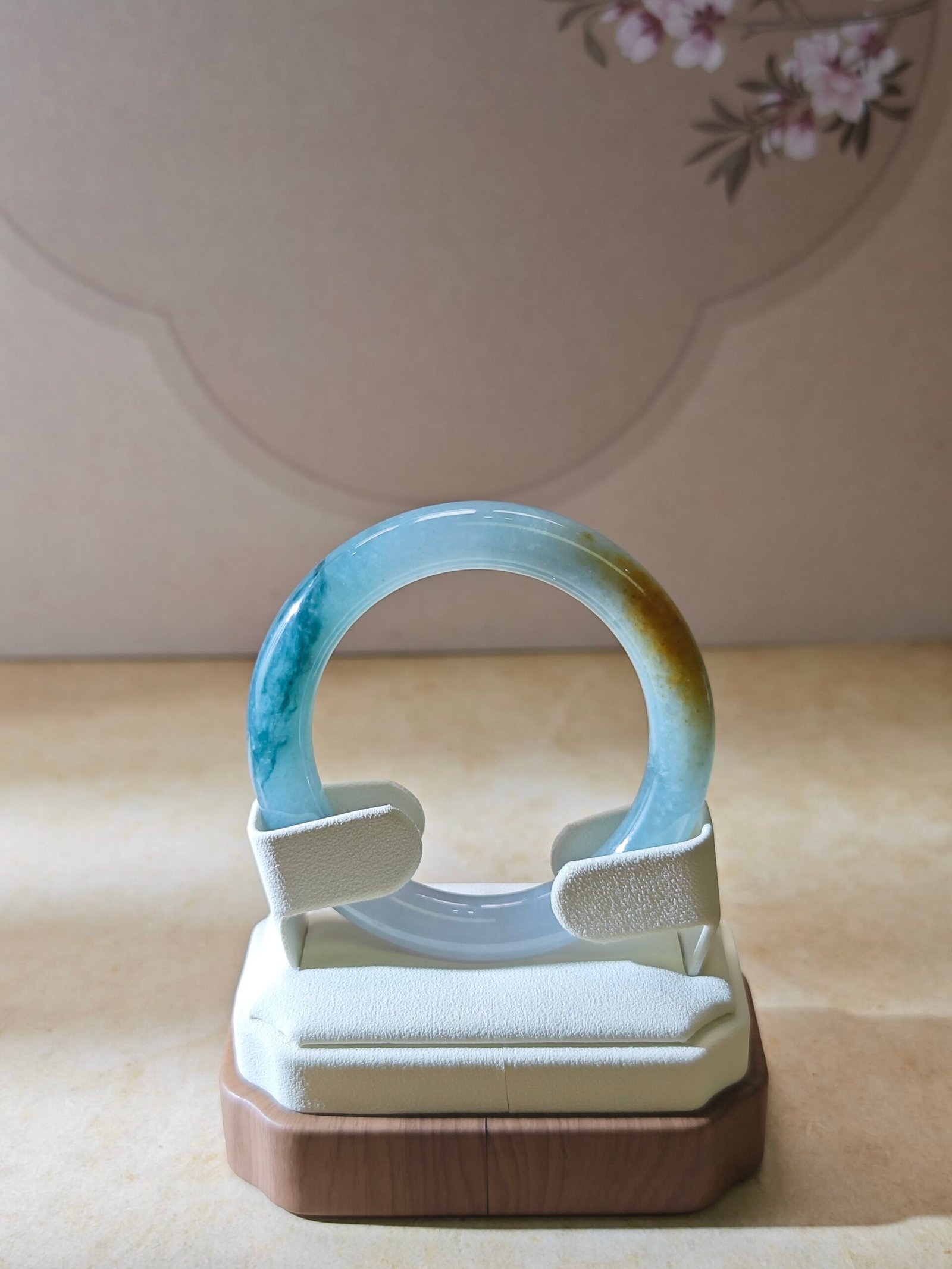 Blue‑Mist Gilded Jadeite Bangle