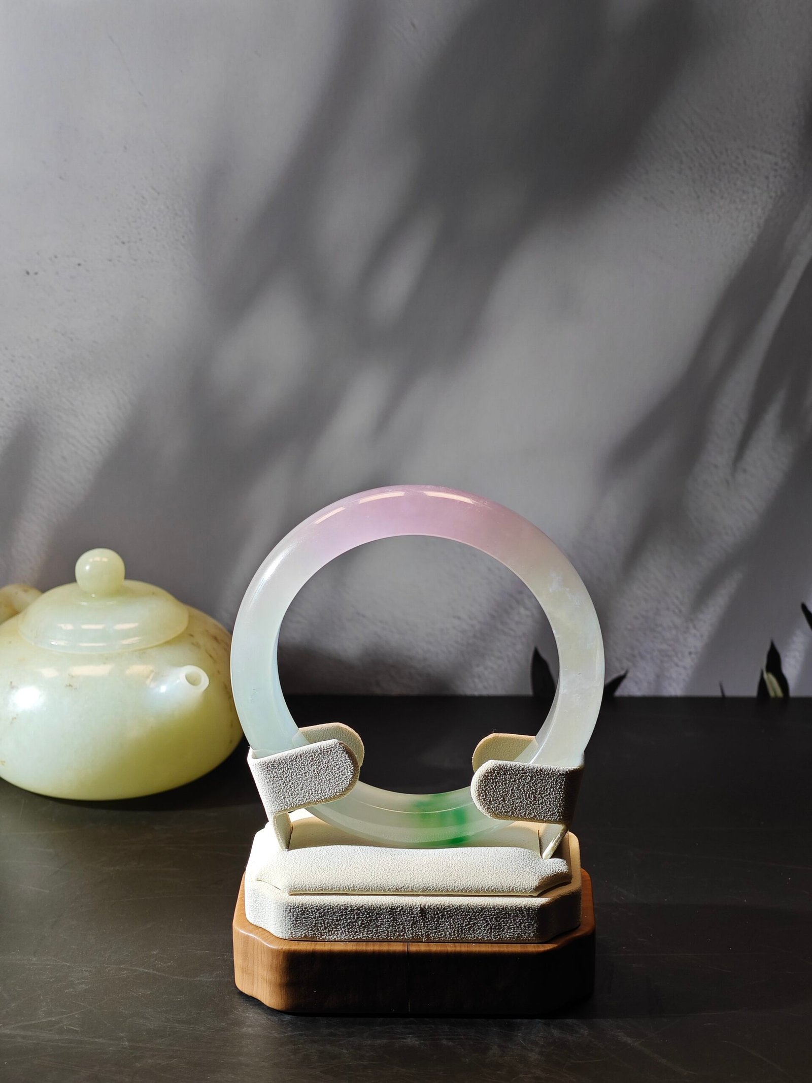 Spring‑Hue Embracing‑Green Jadeite Bangle